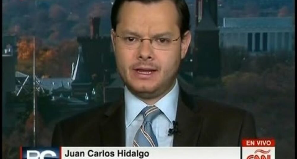 Juan Carlos Hidalgo comenta la elección de Mauricio Macri en Argentina en CNN en Español