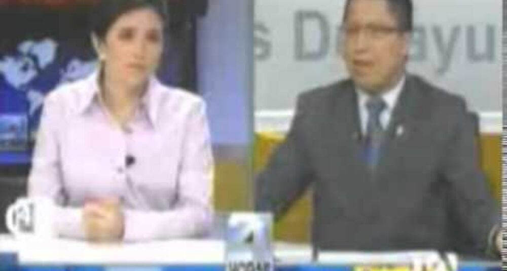 15/11/2010 - Gabriela Calderón discute la reforma universitaria en Ecuador 2