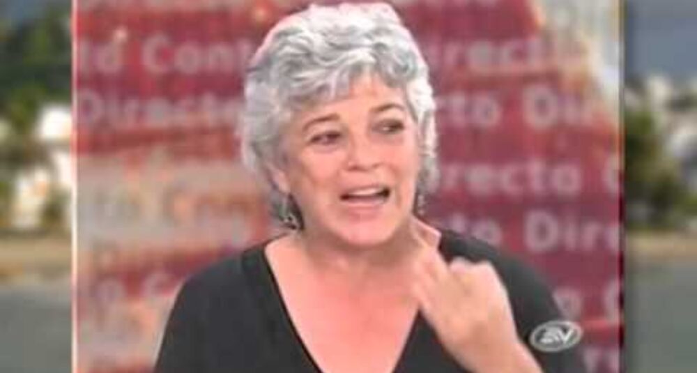 24/1/2011 - Gabriela Calderón habla sobre la posible consulta popular en Ecuador